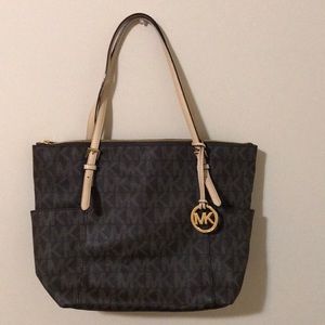 Micheal Kors Original Purse in Brand New Condition